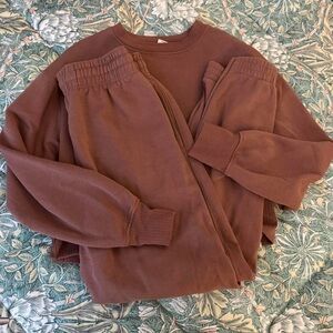 Brown Sweatshirt + Sweatpant